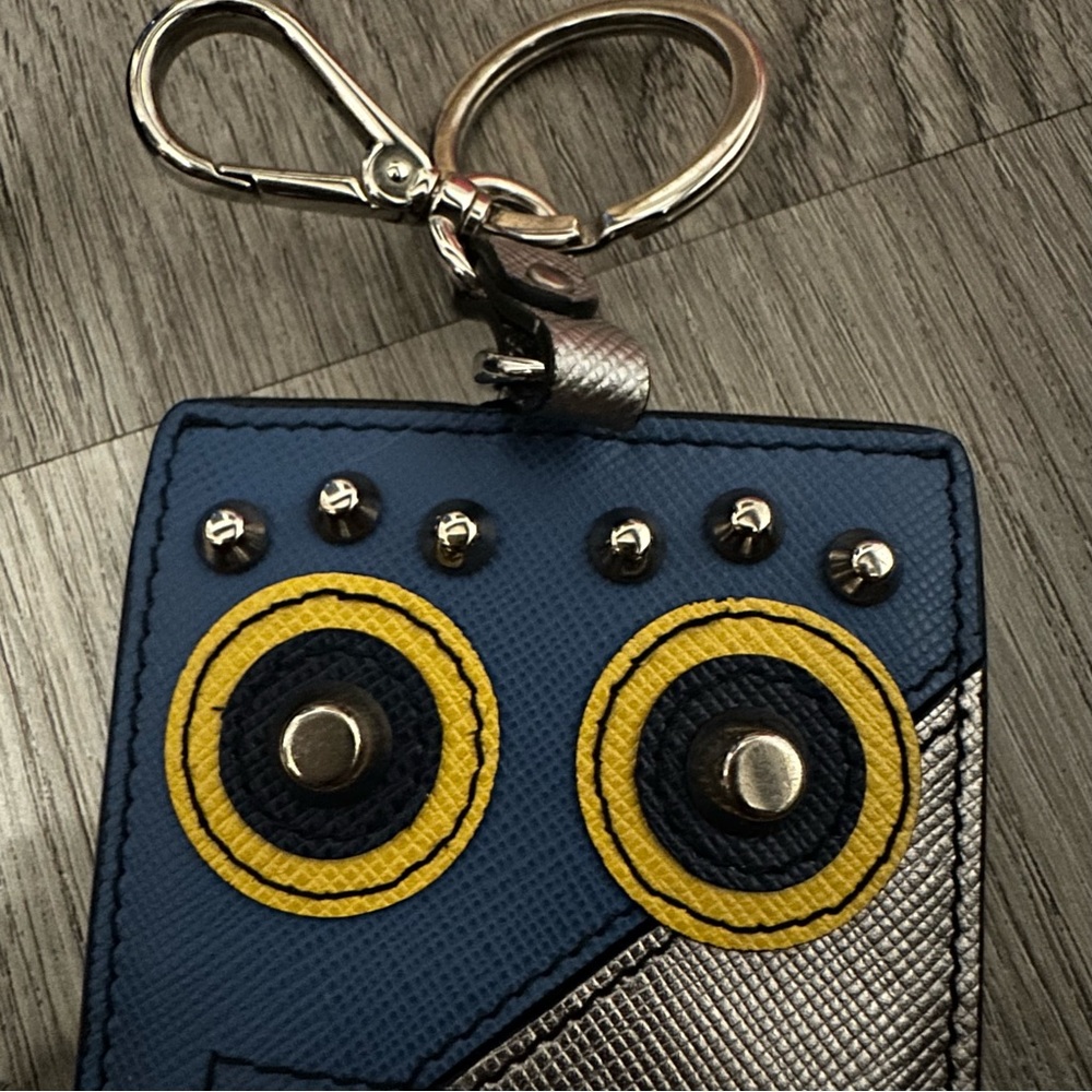 PRADA 100% AUTHENTIC Robot Key Holder Charm DIGITAL COA INCLUDED - Picture 9 of 14